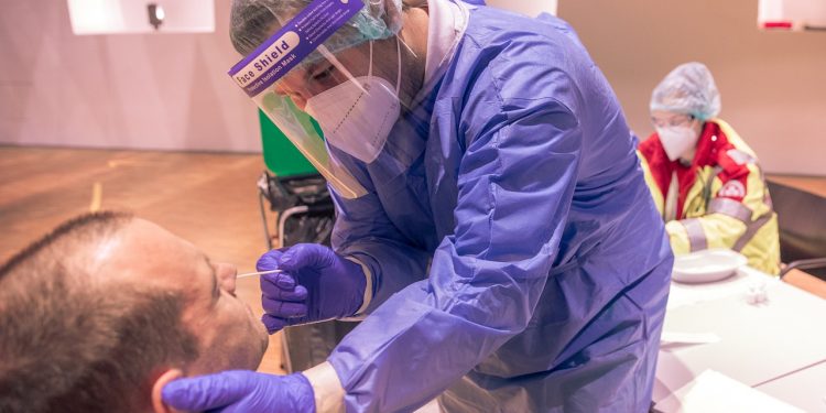 Kemudahan Mengakses PCR Test Lewat Smartphone