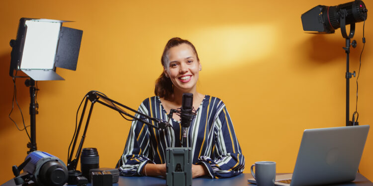 Mau Jadi Content Creator? Cek Dulu Kamera ini!