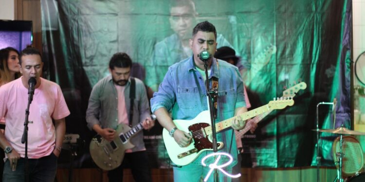 Rio Adiwardhana : Rilis Singel Terbaru “Kau Dan Dia”