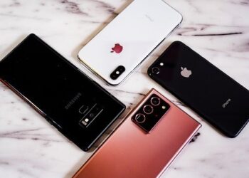 2 Keuntungan Membeli Smartphone di Akhir Tahun