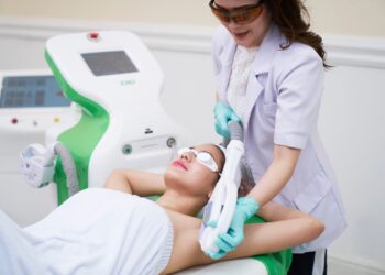 Tuntaskan Masalah Kulit Ketiak Hitam, Supaya Akhir Tahunmu Makin Berkilau