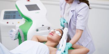 Tuntaskan Masalah Kulit Ketiak Hitam, Supaya Akhir Tahunmu Makin Berkilau