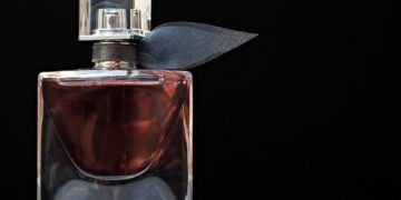 4 Parfum wanita murah tahan lama