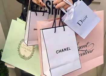 MENGAPA WANITA LEBIH MENYUKAI BARANG BRANDED?