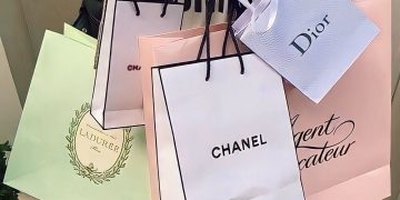 MENGAPA WANITA LEBIH MENYUKAI BARANG BRANDED?