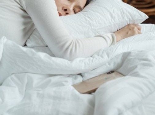 6 Rutinitas yang Bisa Kamu Lakukan agar Tidur Nyenyak