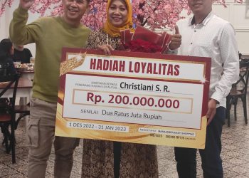 Menangkan Hadiah 200 Juta dari Easy Shopping, Ibu Christiani “Akan digunakan untuk Biaya Pengobatan Sang Suami”