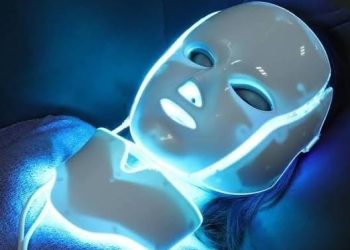 Mengenal LED Mask, Perawatan Kulit ‘Masa Depan’ ala Artis Korea