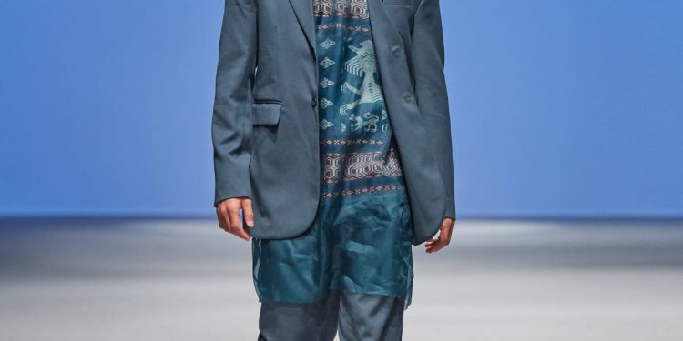 Temma Prasetio x MEN/O/LOGY  Hadir di Dubai Fashion Week