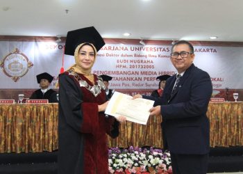 Raih Gelar Doktor, Budi Nugraha Angkat Topik Media Hibrid