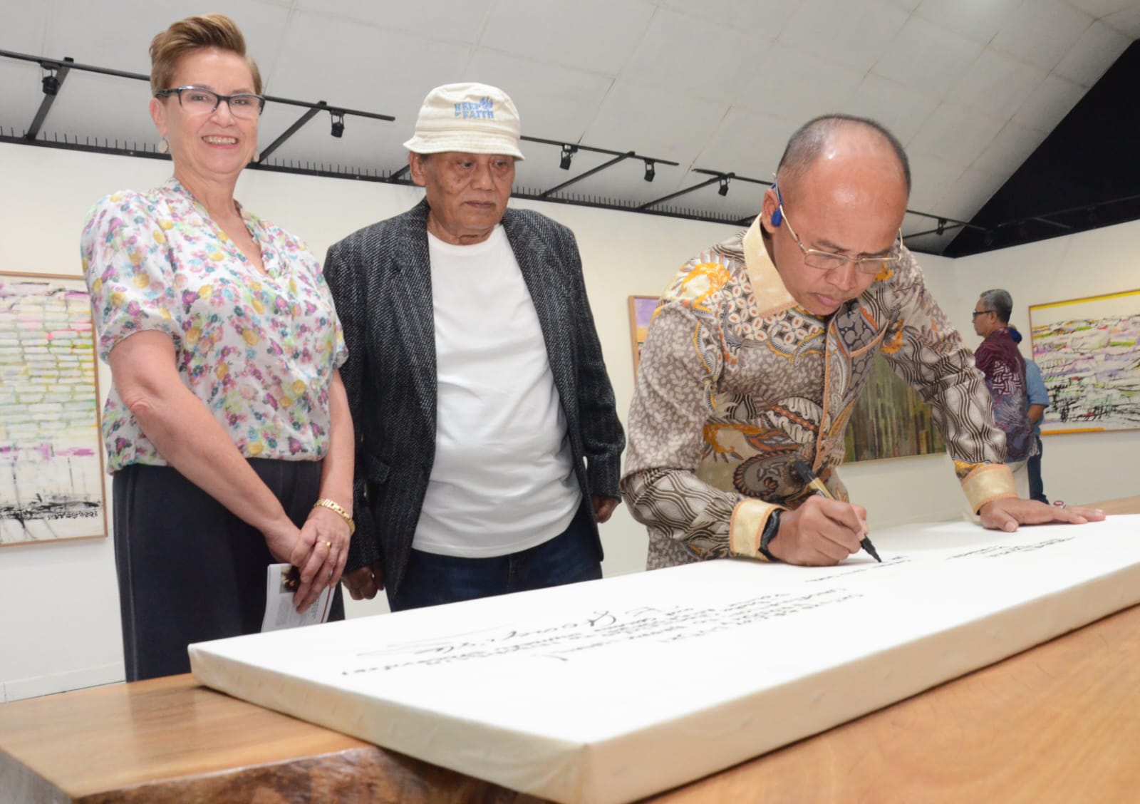 Kapuspen TNI Laksda Julius Widjojono