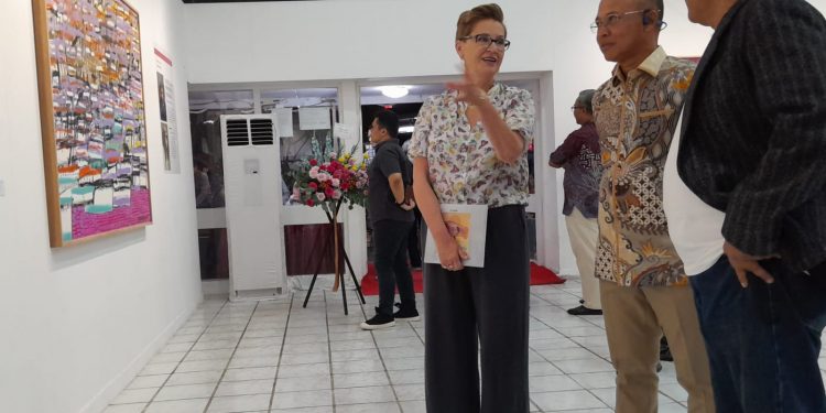 “Painting Out Loud”: Syahnagra Ismail Rayakan Lima Dekade Berkarya