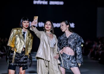 Get The Spotlight! Kolaborasi Memukau Infinix Zero 30 dengan 3 Desainer Ternama  di Jakarta Fashion Week 2024