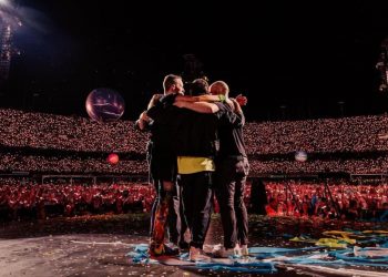 Serba-Serbi Konser Coldplay Jakarta Hingga Pantun “Pinjam Dulu Seratus” Chris Martin Yang Viral