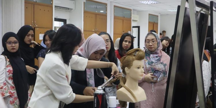 Digital Beauty Content Creator : Puspita Martha International Beauty School Berkolaborasi dengan Marcommads Edulearn Centre