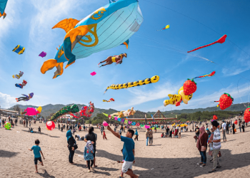 Jogja International Kite Festival 2025: Festival Layang-Layang Kelas Dunia di Langit Parangkusumo