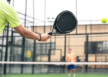 Padel: Olahraga Sosial yang Lagi Hits dan Bikin Ketagihan!