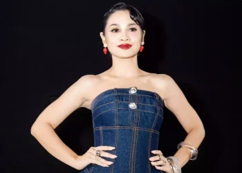 “SUARASMARA”: Andien Rayakan 25 Tahun Perjalanan Cinta dan Musik di Istora Senayan
