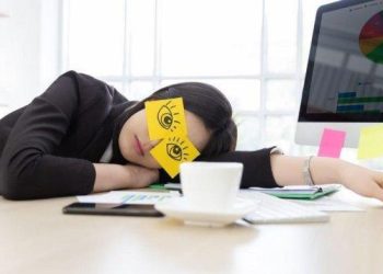 Power Nap di Jam Istirahat Kerja: Kecil Durasi, Besar Manfaatnya!