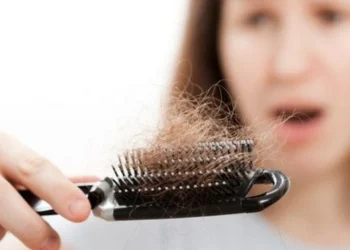 7 Rekomendasi Ampuh untuk Mengatasi Rambut Rontok