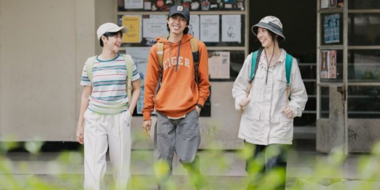 Rekomendasi Outfit Liburan Akhir Tahun: Tetap Stylish, Nyaman, dan Siap Liburan