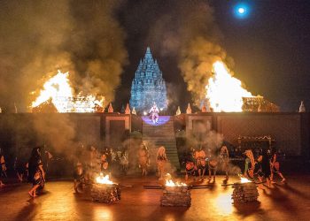 Wisata Ramayana Ballet di Prambanan