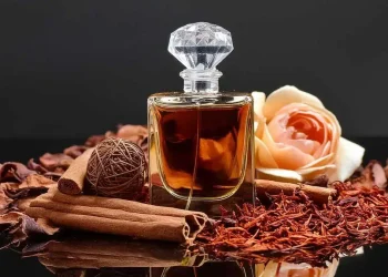 Sandalwood: Aroma Parfum yang Berkharisma dan Banyak Digemari