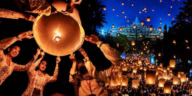 Festival Lampion Borobudur 2026, Momen Waisak Paling Magis yang Wajib Masuk Bucket List