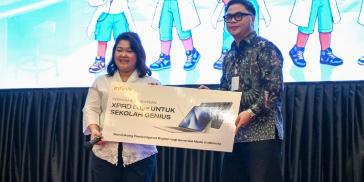 Infinix Dukung Digitalisasi Pendidikan di Indonesia Timur, Salurkan XPAD EDGE untuk Sekolah GenIUS